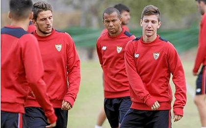 Los sevillistas Luciano Vietto y Steven N´Zonzi, entre los no internacionales más caros. Los sevillistas Luciano Vietto y Steven N´Zonzi, entre los no internacionales más caros.