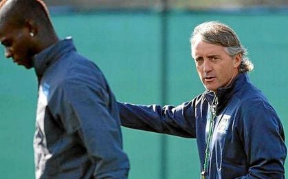 Mancini entrenó a Balotelli en el Inter. Mancini entrenó a Balotelli en el Inter.
