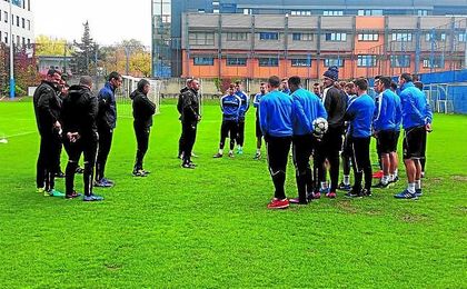 El Dinamo de Zagreb ha tenido que cambiar de técnico por las goleadas que estaba encajando. El Dinamo de Zagreb ha tenido que cambiar de técnico por las goleadas que estaba encajando.
