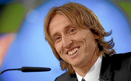 Modric, en sala de prensa tras su renovación. Modric, en sala de prensa tras su renovación.
