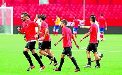 Carrillo, a la izquierda de la imagen, volverá a ser la referencia en un once en el que podría entrar Pozo. Carrillo, a la izquierda de la imagen, volverá a ser la referencia en un once en el que podría entrar Pozo.