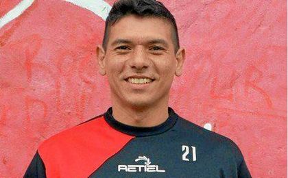 El futbolistas cansado de la situación cambia su apellido por Ayala. El futbolistas cansado de la situación cambia su apellido por Ayala.