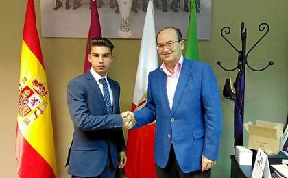 Lara, juvenil de primer año, es un fijo en la selección española sub-17. Lara, juvenil de primer año, es un fijo en la selección española sub-17.