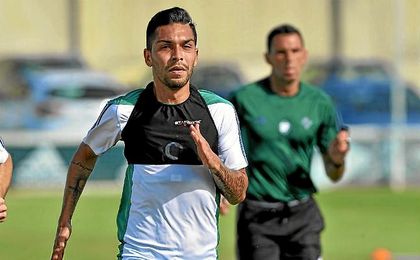 Petros, durante un entrenamiento verdiblanco. Petros, durante un entrenamiento verdiblanco.