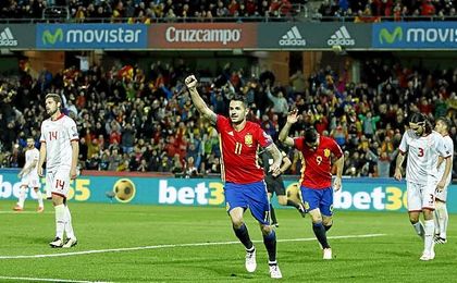 Vitolo celebra el gol que daba la tranquilidad a España. Vitolo celebra el gol que daba la tranquilidad a España.