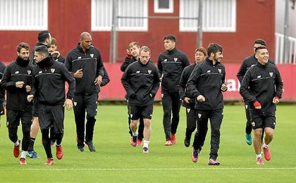 Krohn-Dehli ha vuelto a entrenar hoy después de siete meses de lesión. Krohn-Dehli ha vuelto a entrenar hoy después de siete meses de lesión.