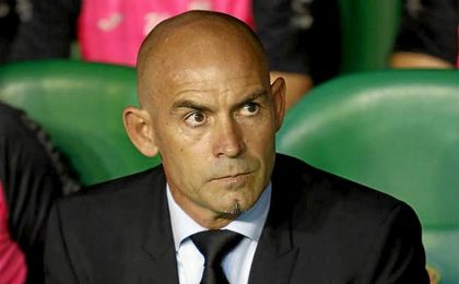 Jémez fue destituido como entrenador del Granada a finales del pasado mes de septiembre. Jémez fue destituido como entrenador del Granada a finales del pasado mes de septiembre.