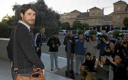 Llega el examen para Víctor. Llega el examen para Víctor.