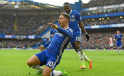 El Chelsea se queda a un paso de la Premier tras golear al Arsenal El Chelsea se queda a un paso de la Premier tras golear al Arsenal