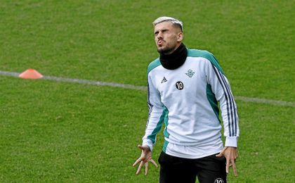 Ceballos cree que su sitio sigue estando en el Betis. Ceballos cree que su sitio sigue estando en el Betis.