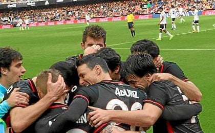 Los leones ganaron la pasada temporada 0-3. Los leones ganaron la pasada temporada 0-3.