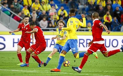 Sarabia, durante el Las Palmas-Sevilla. Sarabia, durante el Las Palmas-Sevilla.