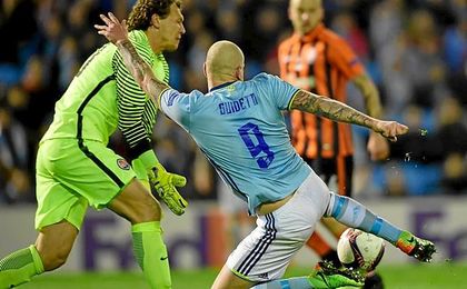 Guidetti fue incapaz de batir a Pyatov. Guidetti fue incapaz de batir a Pyatov.