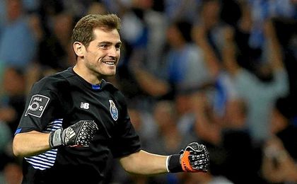 Casillas está brillando en el Oporto. Casillas está brillando en el Oporto.
