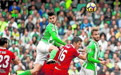 Los de Nervión han ganado siete de los últimos ocho derbis, en los que sólo han encajado un gol, el del pasado sábado de Durmisi. Los de Nervión han ganado siete de los últimos ocho derbis, en los que sólo han encajado un gol, el del pasado sábado de Durmisi.
