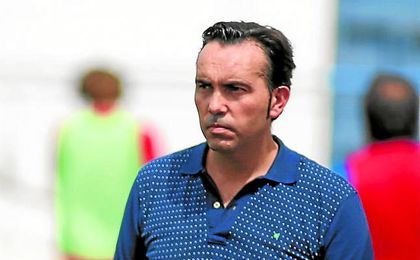En la imagen, Miguel Ángel Montoya observa un rencuentro de sus pupilos en el San Juan Bosco. En la imagen, Miguel Ángel Montoya observa un rencuentro de sus pupilos en el San Juan Bosco.