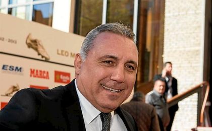 Stoichkov apuesta por Sampaoli para sustituir a Luis Enrique. Stoichkov apuesta por Sampaoli para sustituir a Luis Enrique.