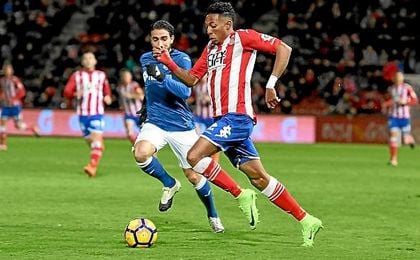 El jugador sufre una lesión muscular. El jugador sufre una lesión muscular.