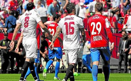 El Sevilla afronta nueve finales con un calendario un tanto similar al del Atlético. El Sevilla afronta nueve finales con un calendario un tanto similar al del Atlético.