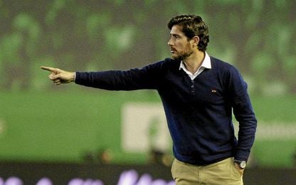 Víctor acaba muy tocado el duelo. Víctor acaba muy tocado el duelo.