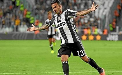 Alves sigue acordándose del Barcelona. Alves sigue acordándose del Barcelona.