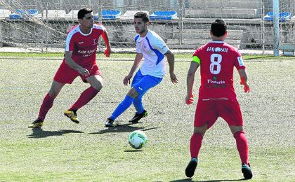 En la imagen, lance del Alcalá-Antoniano disputado el pasado domingo, que finalizó con empate a cero. En la imagen, lance del Alcalá-Antoniano disputado el pasado domingo, que finalizó con empate a cero.