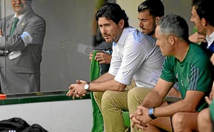 Víctor Sánchez del Amo, en los prolegómenos del Real Betis-Eibar. Víctor Sánchez del Amo, en los prolegómenos del Real Betis-Eibar.