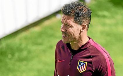 Simeone, durante un entrenamiento del Atlético de Madrid. Simeone, durante un entrenamiento del Atlético de Madrid.