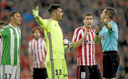 No hay que seguir buscando coartadas. No hay que seguir buscando coartadas.