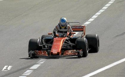 Alonso abandona antes de comenzar el Gran Premio de Rusia. Alonso abandona antes de comenzar el Gran Premio de Rusia.