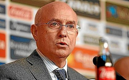 Serra Ferrer, incorporación de campanillas para el consejo deportivo. Serra Ferrer, incorporación de campanillas para el consejo deportivo.