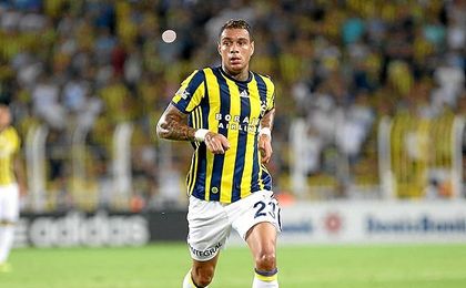 Van der Wiel jugó en el PSG. Van der Wiel jugó en el PSG.