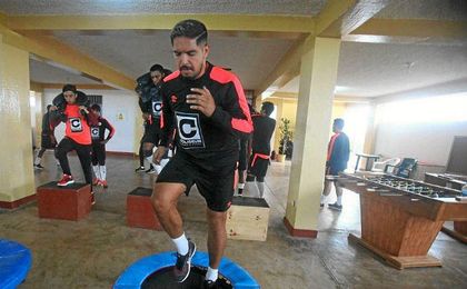 Juan Vargas se machaca para llegar bien al inicio del Apertura peruano. Juan Vargas se machaca para llegar bien al inicio del Apertura peruano.