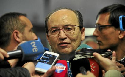 Castro habló sobre todos los temas de actualidad. Castro habló sobre todos los temas de actualidad.