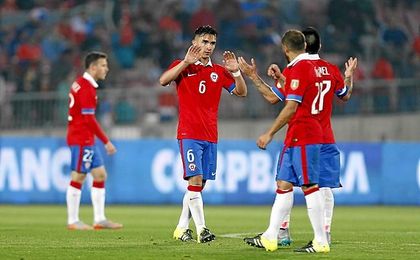 Felipe, con Chile. Felipe, con Chile.