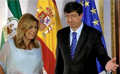 Juan Marín, a Susana Díaz: "Hay que saber encajar las derrotas, y más siendo del Betis" Juan Marín, a Susana Díaz: "Hay que saber encajar las derrotas, y más siendo del Betis"