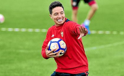 Nasri, durante un entrenamiento del Sevilla. Nasri, durante un entrenamiento del Sevilla.