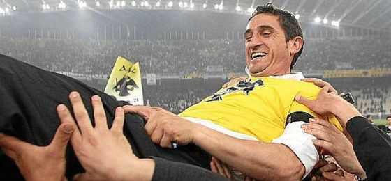 Jiménez ha logrado el gran objetivo del AEK. Jiménez ha logrado el gran objetivo del AEK.