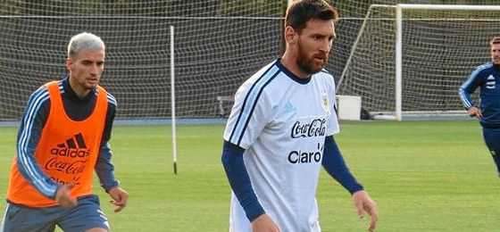 Messi, en el entrenamiento de la albiceleste. Messi, en el entrenamiento de la albiceleste.