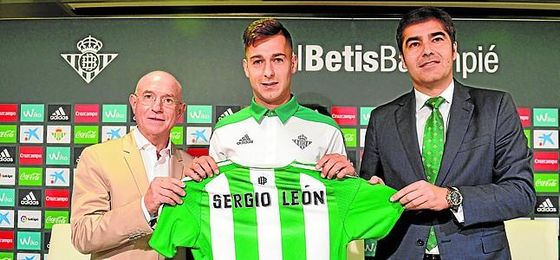 Imagen de la presentación de Sergio León. Imagen de la presentación de Sergio León.