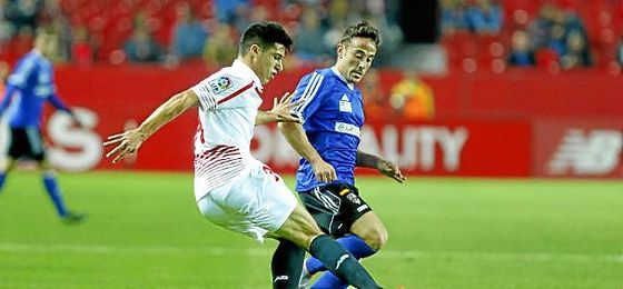 Diego González jugando con el Sevilla F.C. Diego González jugando con el Sevilla F.C.
