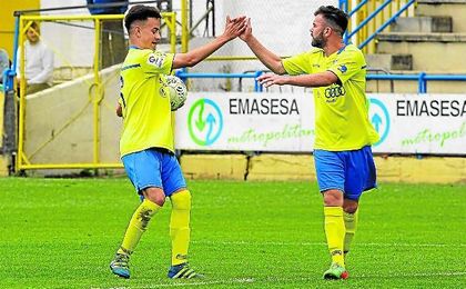Helio y Luis volverán a ser la pareja de centrales del Coria en División de Honor. Helio y Luis volverán a ser la pareja de centrales del Coria en División de Honor.
