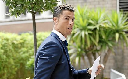 Cristiano medita cambiar de liga. Cristiano medita cambiar de liga.
