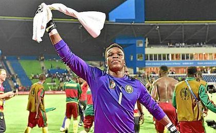Ondoa apenas ha jugado en el Sevilla Atlético, pero es un fijo en su selección. Ondoa apenas ha jugado en el Sevilla Atlético, pero es un fijo en su selección.