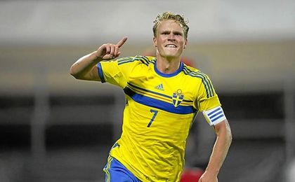 Hiljemark ha jugado 18 partidos con la absoluta de Suecia. Hiljemark ha jugado 18 partidos con la absoluta de Suecia.