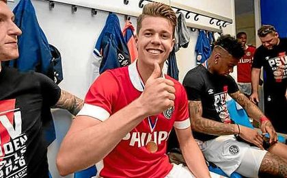 Van Ginkel ha jugado cedido en el PSV por el Chelsea. Van Ginkel ha jugado cedido en el PSV por el Chelsea.