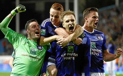 Teodorczyk celebra un gol con el Anderlecht. Teodorczyk celebra un gol con el Anderlecht.