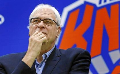Phil Jackson, despedido como directivo de los New York Knicks. Phil Jackson, despedido como directivo de los New York Knicks.