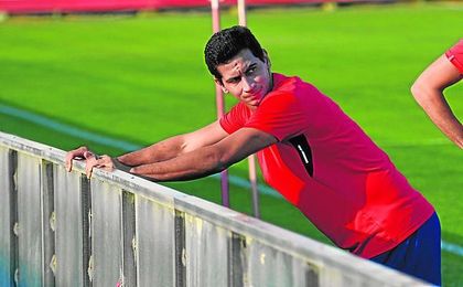 Ganso realiza estiramientos ayer, en la ciudad deportiva sevillista. Ganso realiza estiramientos ayer, en la ciudad deportiva sevillista.