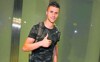 Sébastien Corchia ya ha demostrado ser un lateral diestro de macado carácter ofensivo. Sébastien Corchia ya ha demostrado ser un lateral diestro de macado carácter ofensivo.